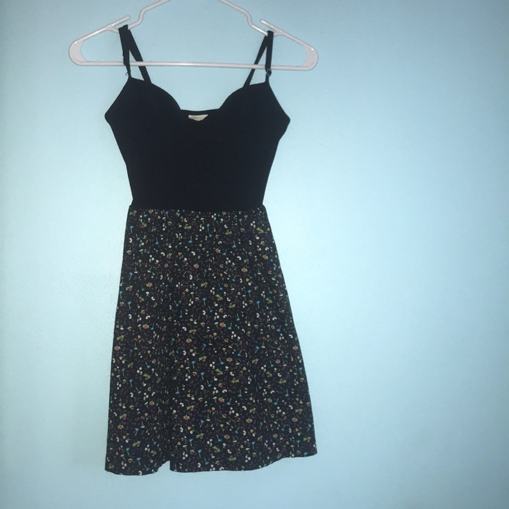 Floral black dress with pockets